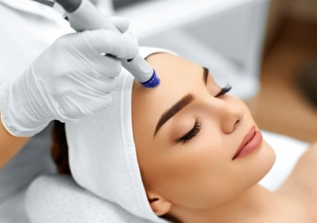 Vitaminas Inyectables con Dermapen - Clínica Avaria